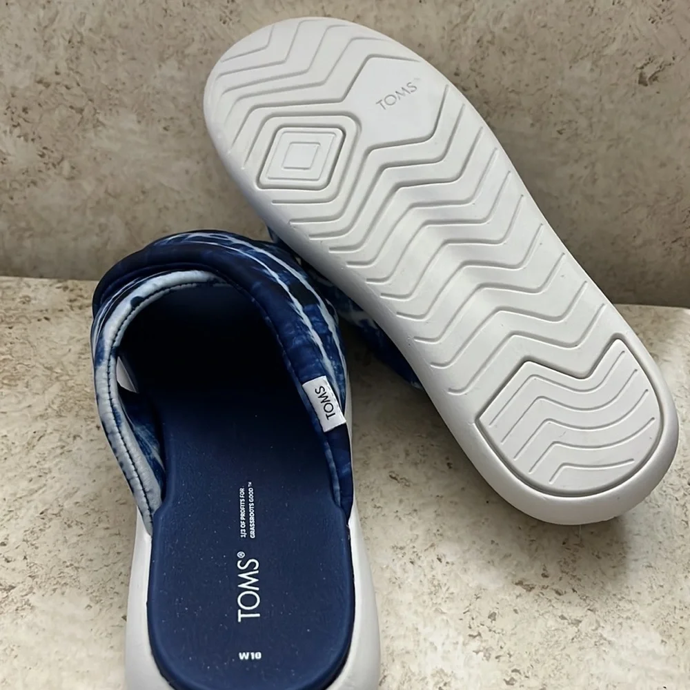 TOMS Alpargata Mallow Crossover Navy Batik Slides NIB sz 10